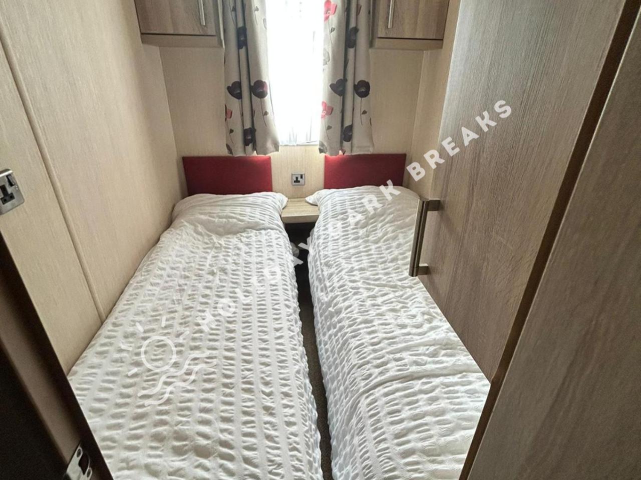 Haywood - 3 Bed Pet Friendly Holiday Home At Seal Bay Selsey Exterior photo